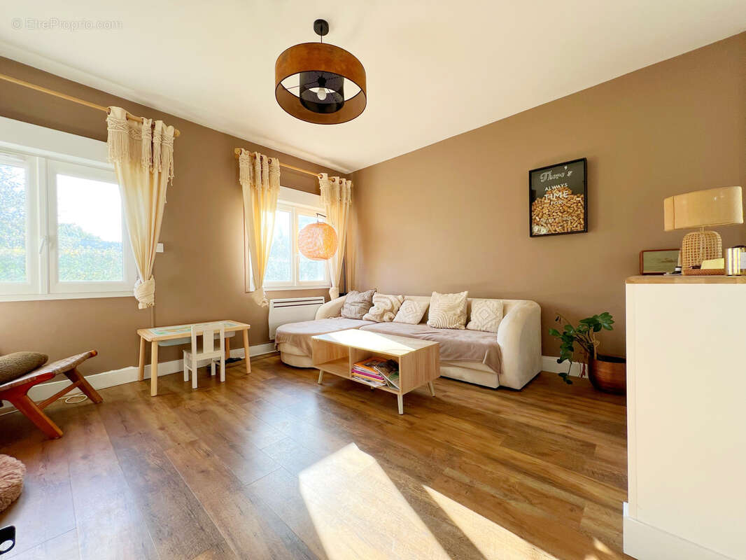 Maison à SAINT-ROMAIN-DE-BENET