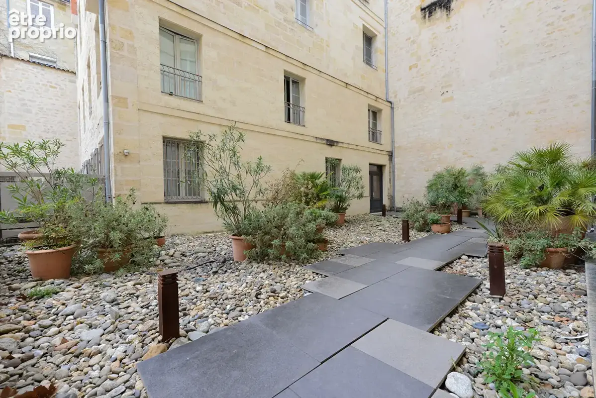 ARCHITECTURE BORDELAISE RÉNOVÉE- 2015 -Appartement avec parking et ascenseur au Jardin public - photo 8