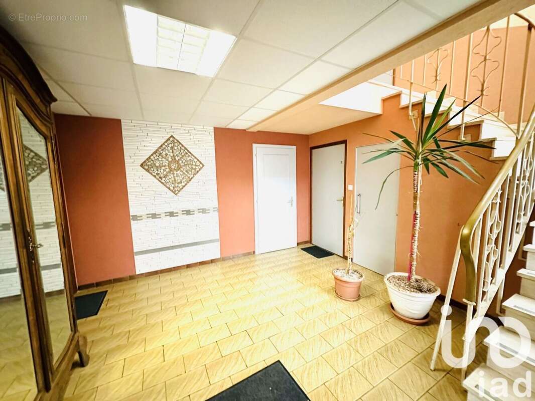 Appartement 401 m² à Friesen  - photo 7