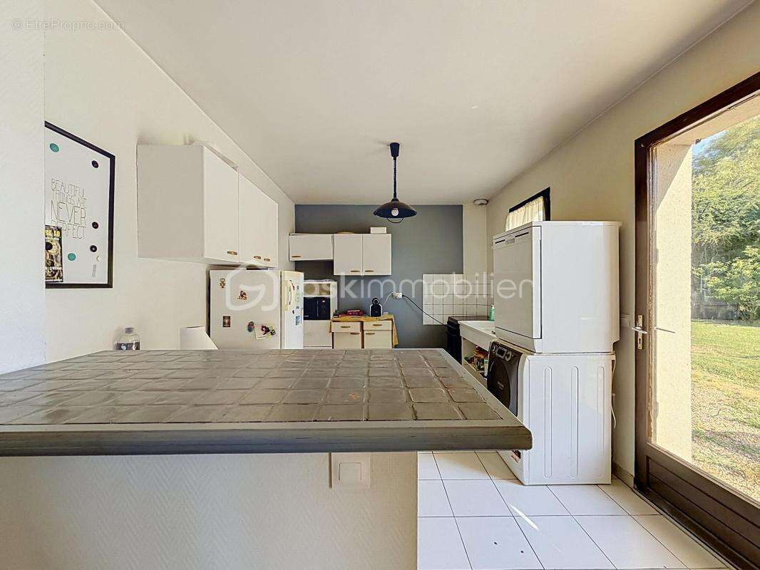 Maison familiale de 150 m2 sur sous sol total - photo 6