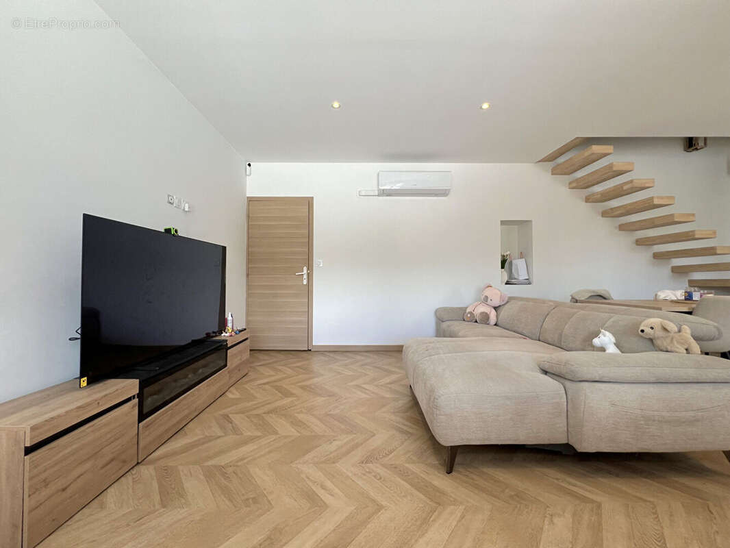 Maison à MONTALIEU-VERCIEU