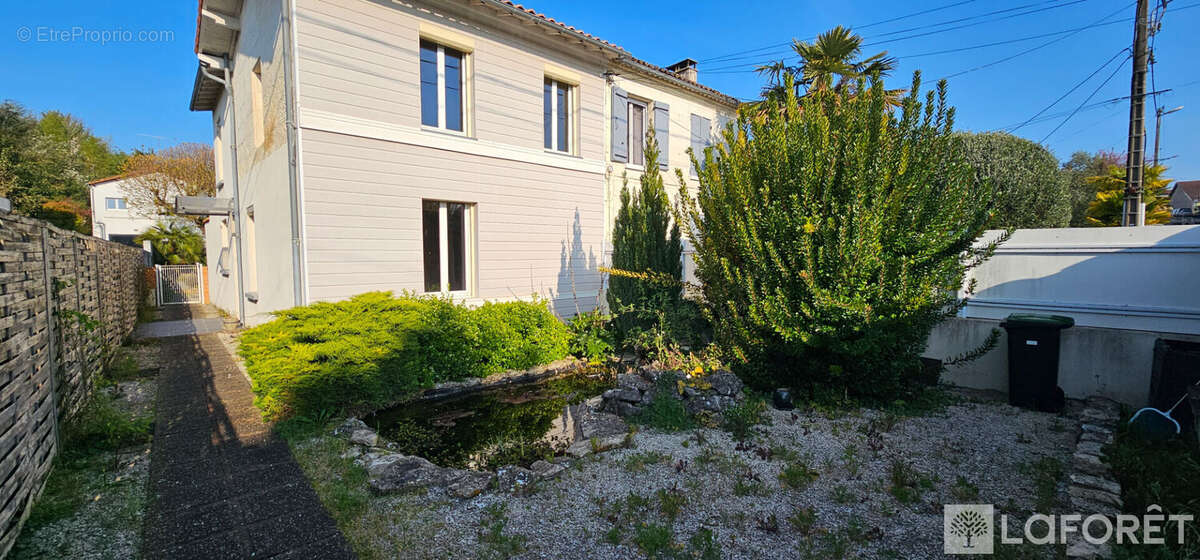 Maison à SAINTES