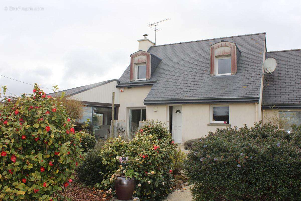 Maison à QUINTIN