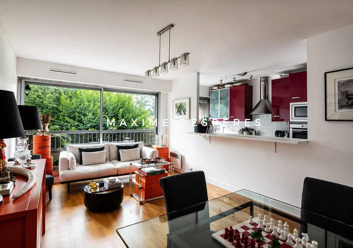 Appartement à NEUILLY-SUR-SEINE