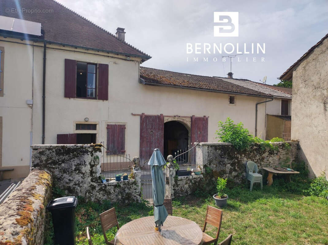 Maison à POUILLAT