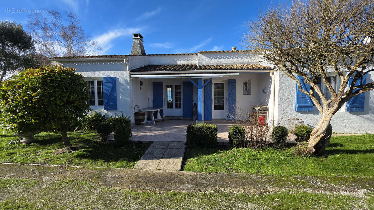 Maison à LA BREE-LES-BAINS