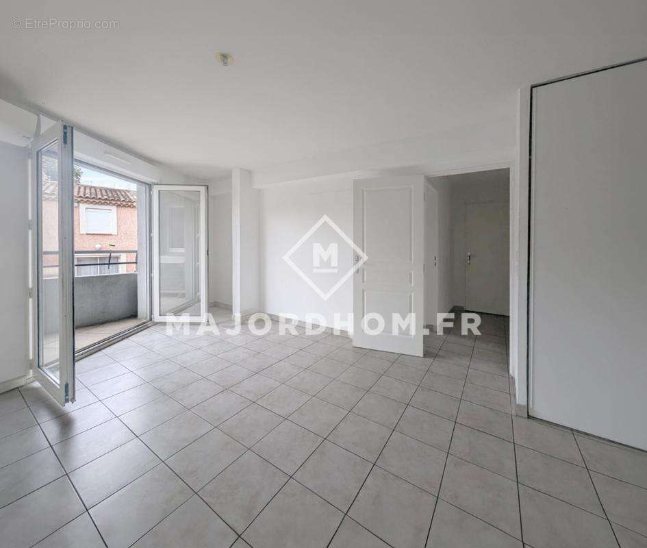 Appartement à MARSEILLE-4E