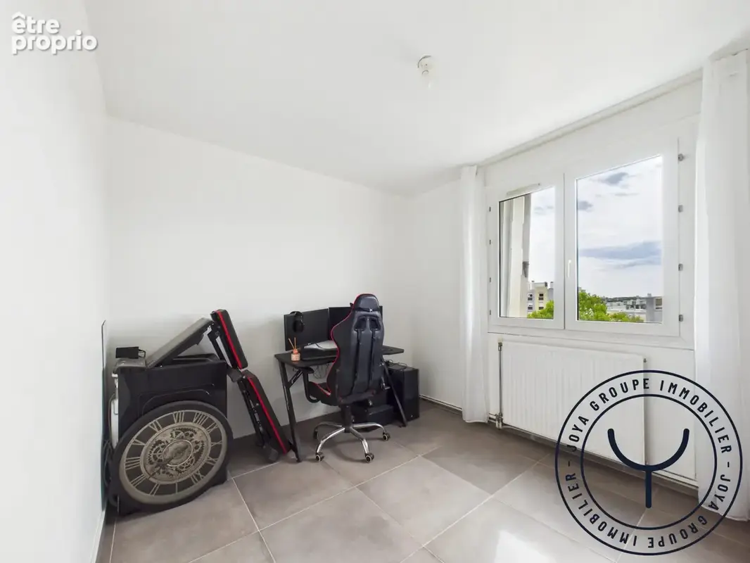 Appartement 3 pièces 68 m² à vendre à La Chapelle-Saint-Luc (10600) - photo 8
