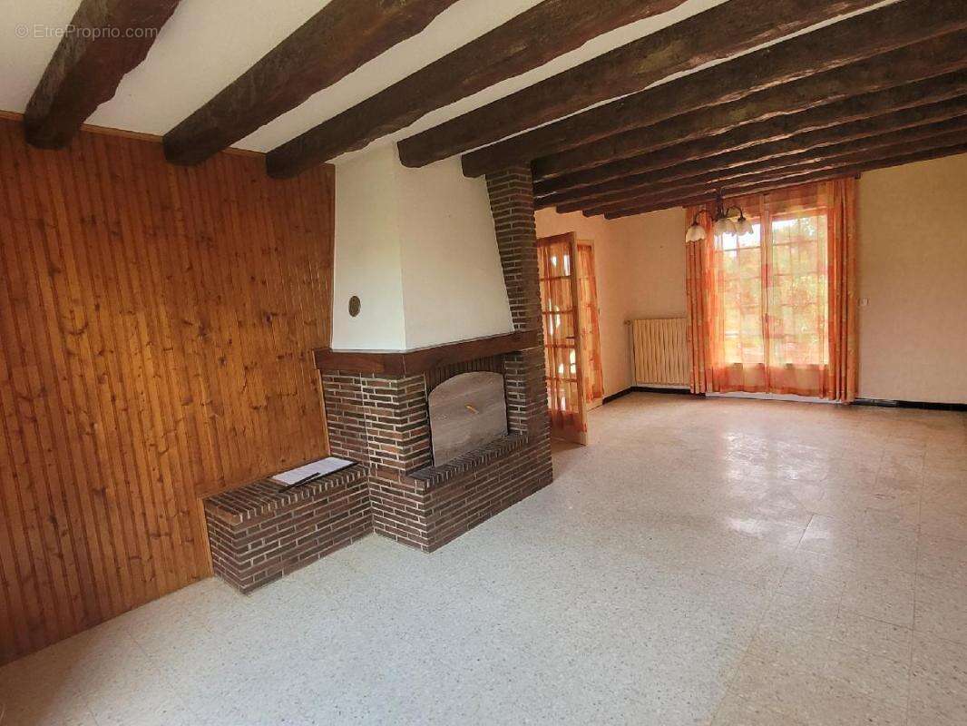 Maison à MONTLANDON