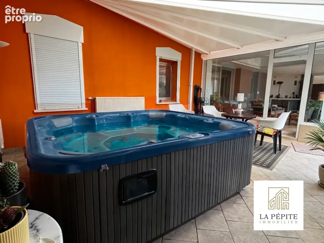 Maison avec 10 pièces en vente à Avesnes-Les-Aubert (59) - photo 9