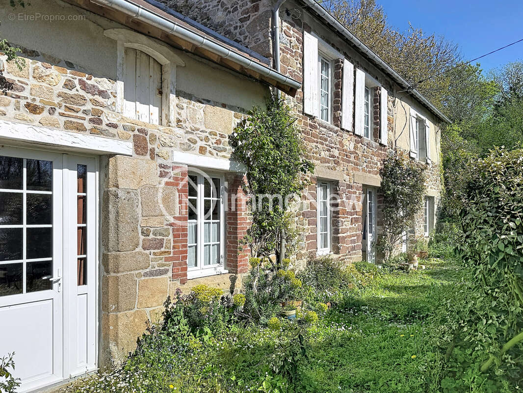Maison à BREVILLE-SUR-MER