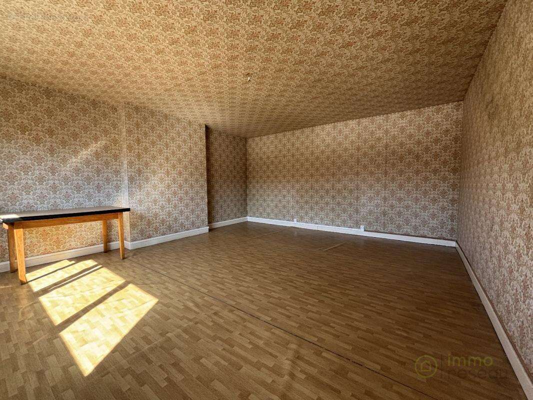 Maison 242 m² à Villers-Outreaux  - photo 9