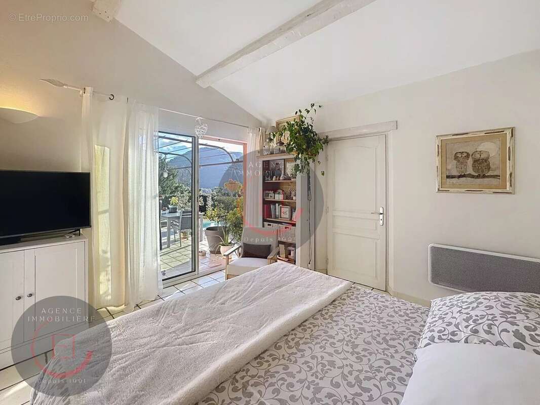 Maison à LES ADRETS-DE-L'ESTEREL