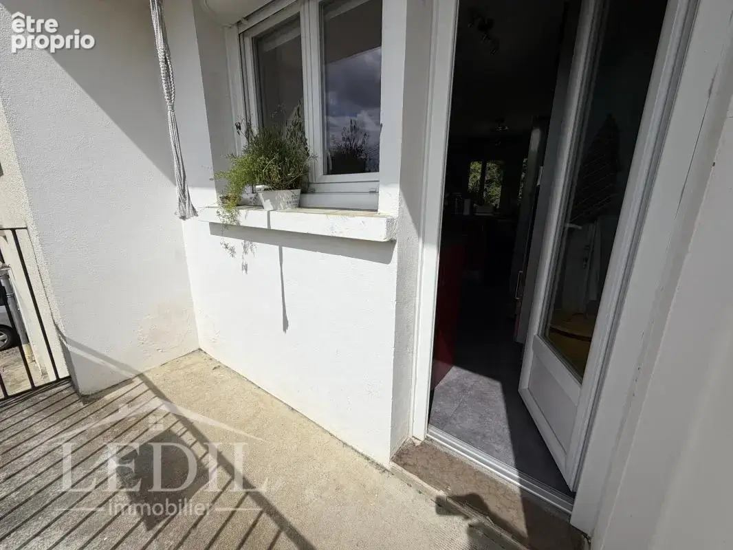 Maison de ville avec sous-sol et jardin clos - photo 10