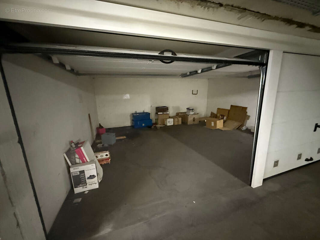 Parking à PARIS-14E