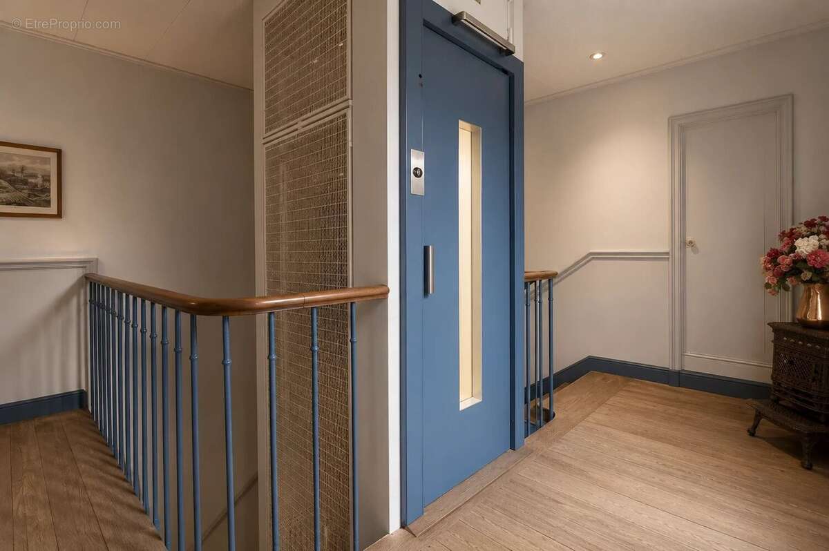 Appartement à VERSAILLES