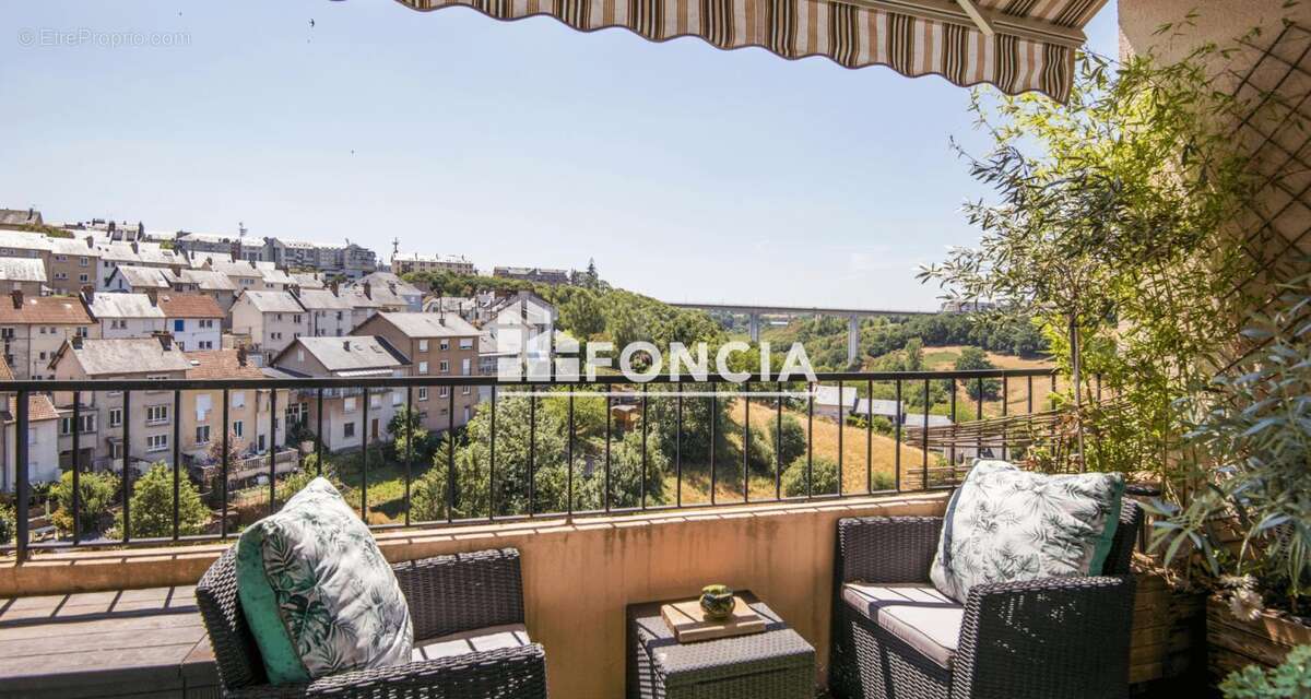 Rodez – T4 de 85 m² au dernier étage avec une vue exceptionnelle avec cave et garage - photo 9