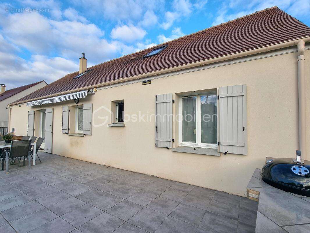 Maison à MONTIGNY-LENCOUP