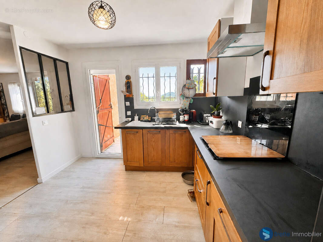 LA GARDE   Maison familiale avec espaces indépendants + garage - photo 9