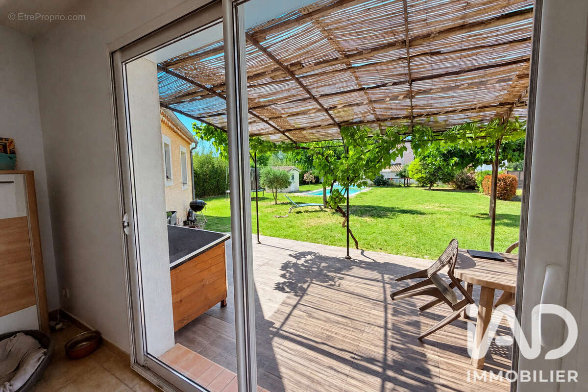 Maison 151 m² à Montfrin  - photo 4