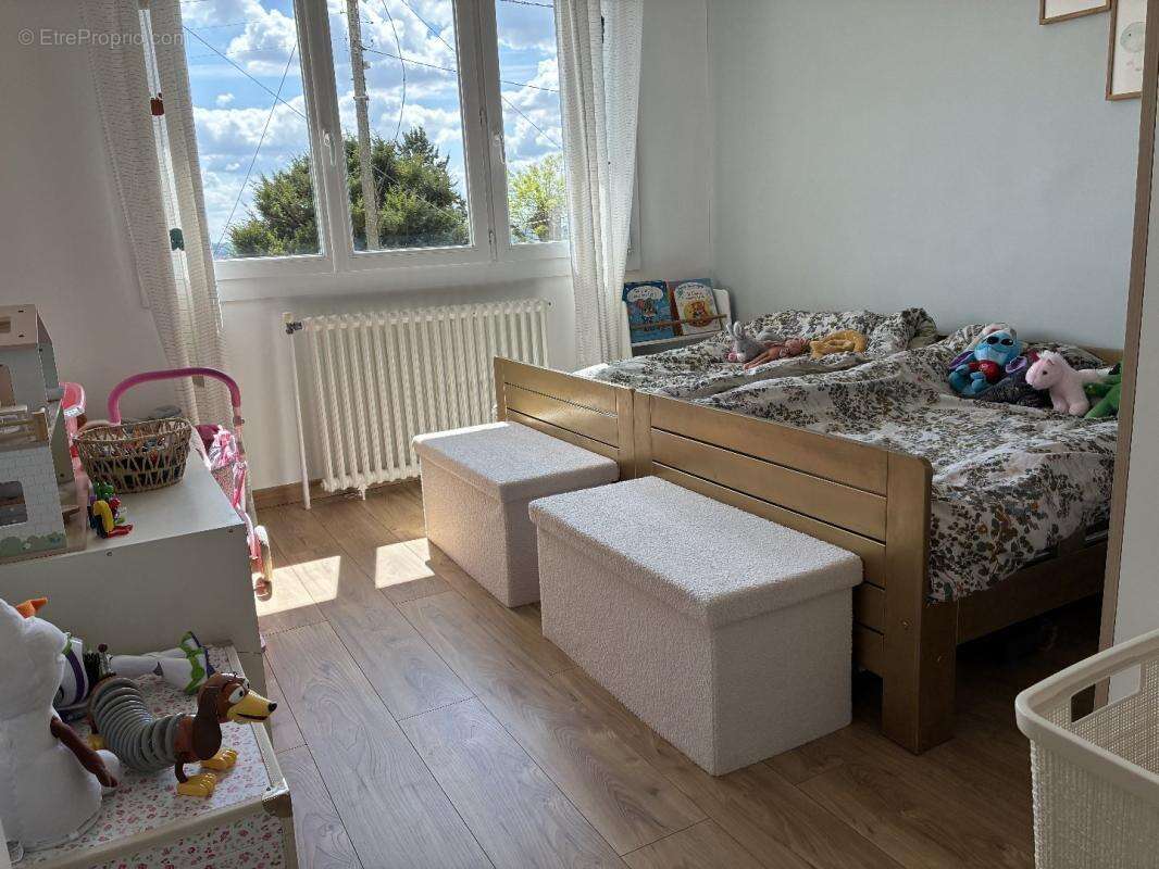 Maison à JUZIERS