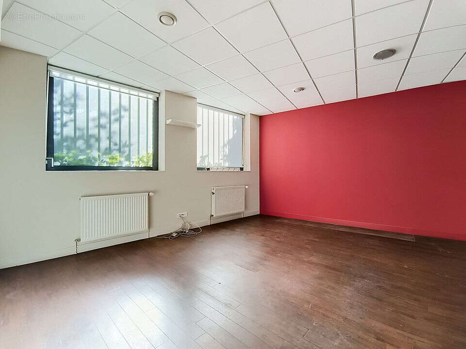 Local commercial Condé-Sur-L'Escaut 215 m2 - photo 6