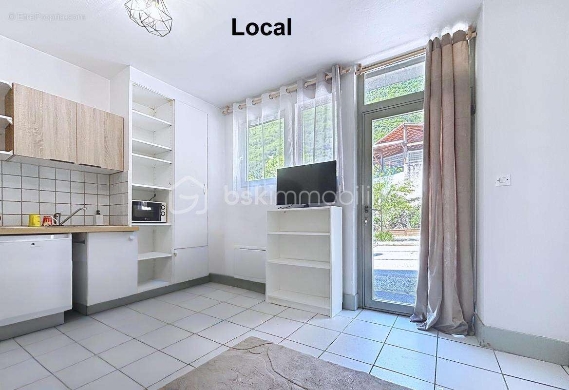 Appartement + local commercial - photo 8