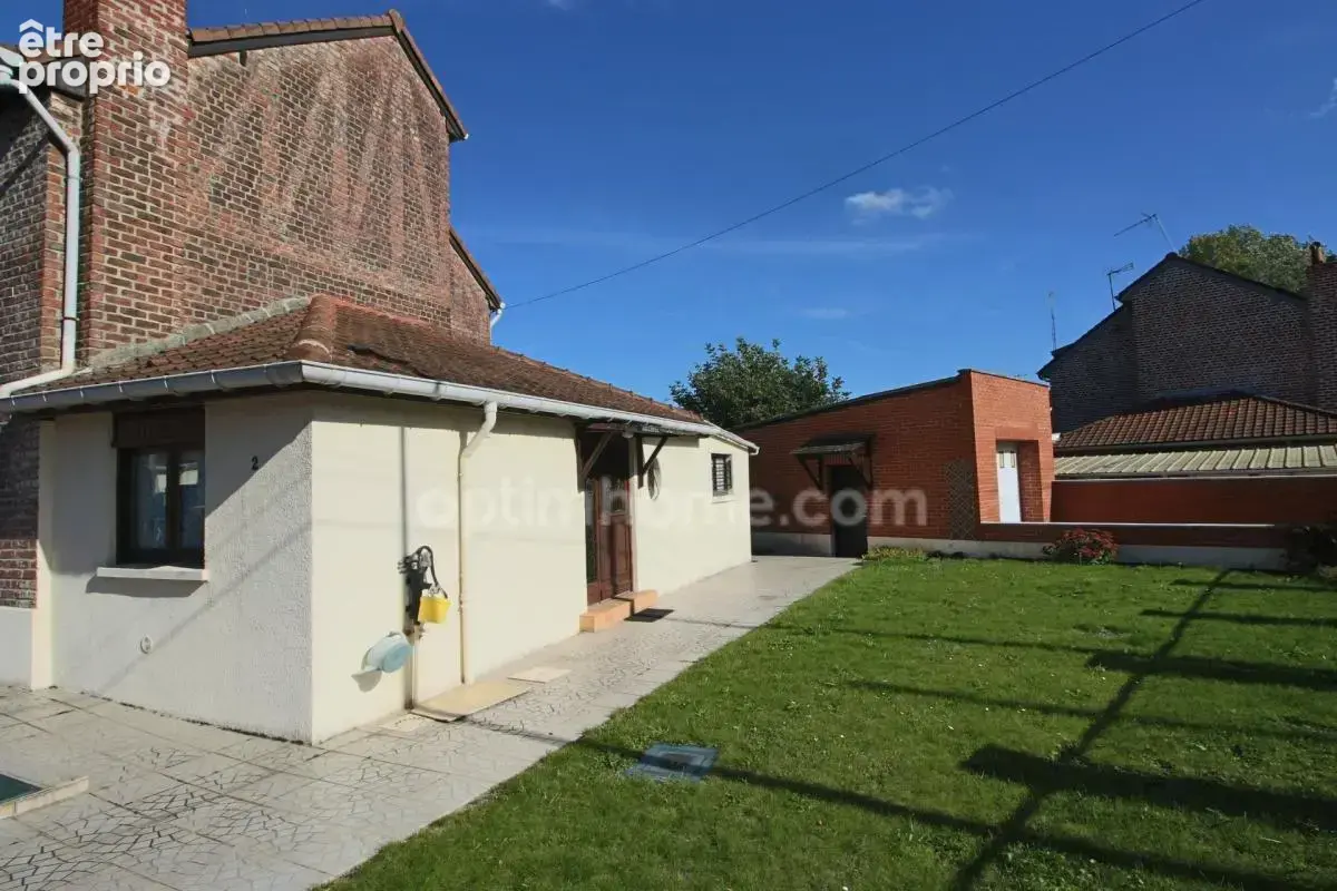 Roubaix - Aux confins de Hem et Croix Beaumont - Maison à potentiel sur grand terrain - photo 2