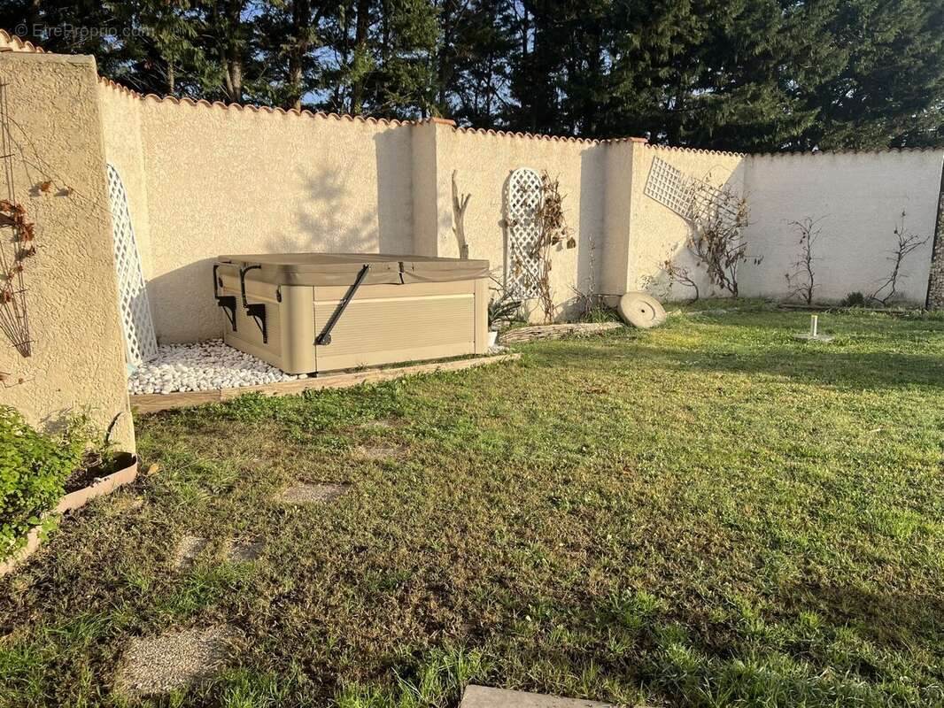 Maison à L'ISLE-SUR-LA-SORGUE