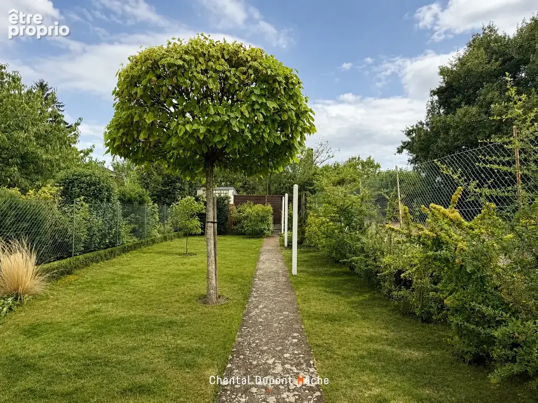 CHARTRES CROIX JUMELIN- Maison rénovée des années 40, jardin, dépendance et cave. - photo 5