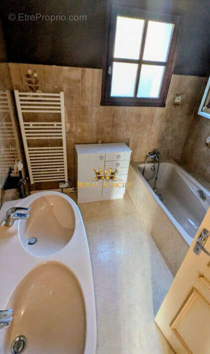 Maison 150 m² à Descartes  - photo 9