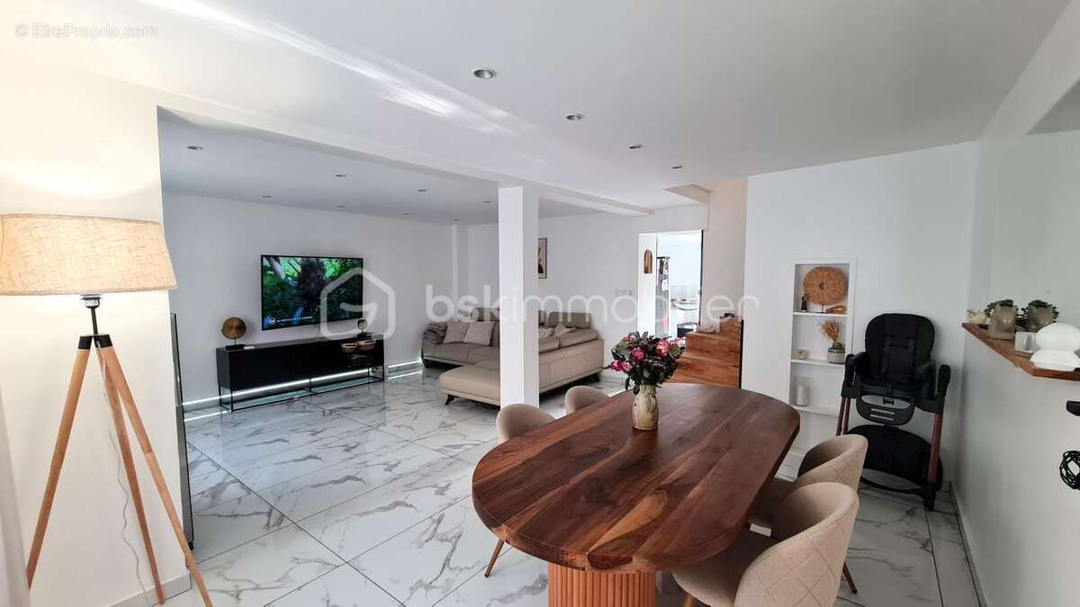 Maison à CLAYE-SOUILLY