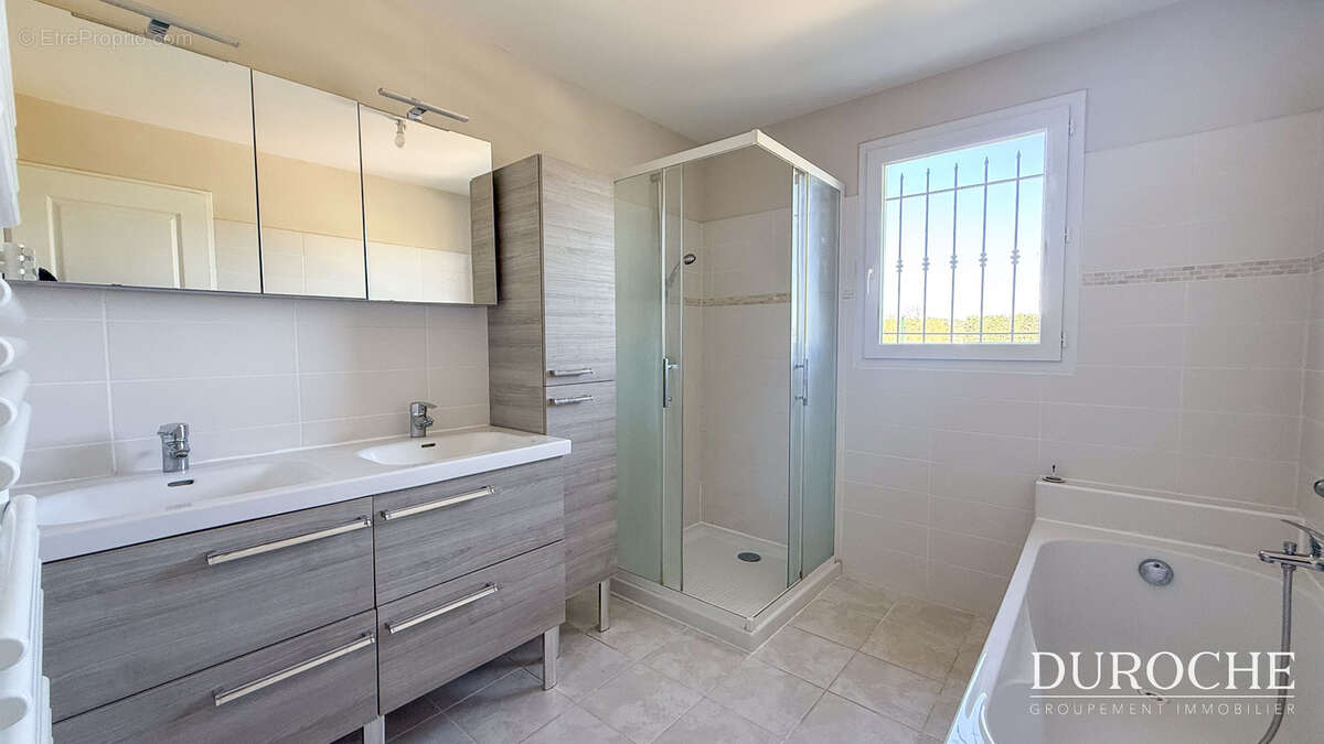 Maison à SAUVETERRE