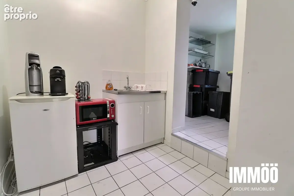Commerce 52 m² à Notre-Dame-De-Bondeville  - photo 3