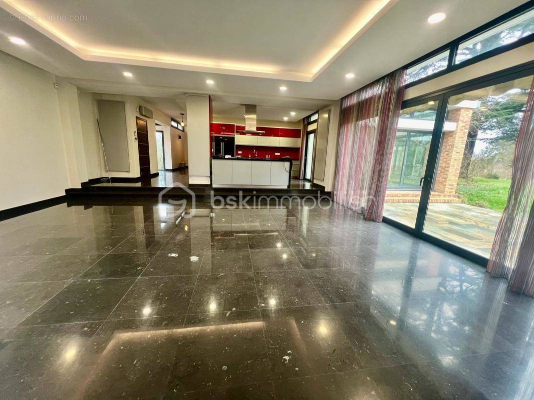 Maison à PONTAULT-COMBAULT