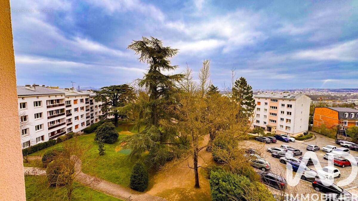 Photo 1 - Appartement à SURESNES