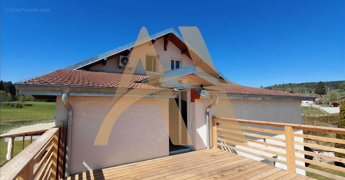 Appartement en duplex à Orchamps-Vennes - photo 6
