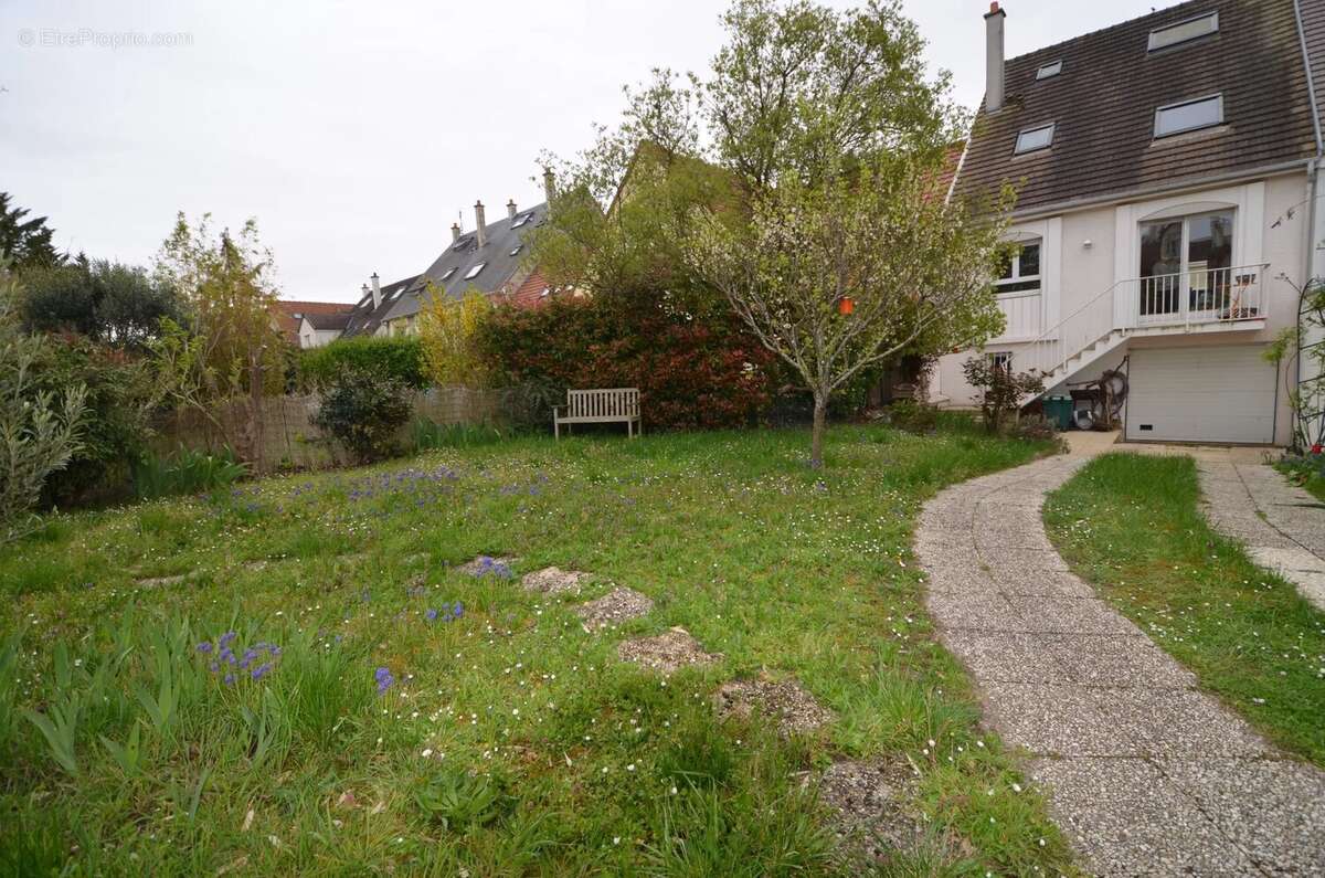 Maison à CROISSY-SUR-SEINE