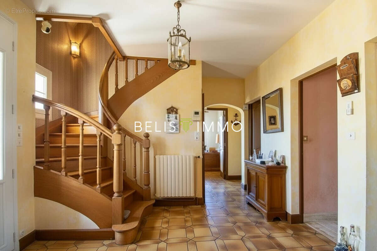 Maison à MONTLOUIS-SUR-LOIRE