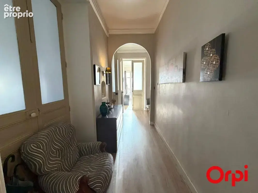 T4 de charme avec balcons et chambres de bonne – 128 m² – Saint-Charles / Le Chapitre (13001) - photo 12