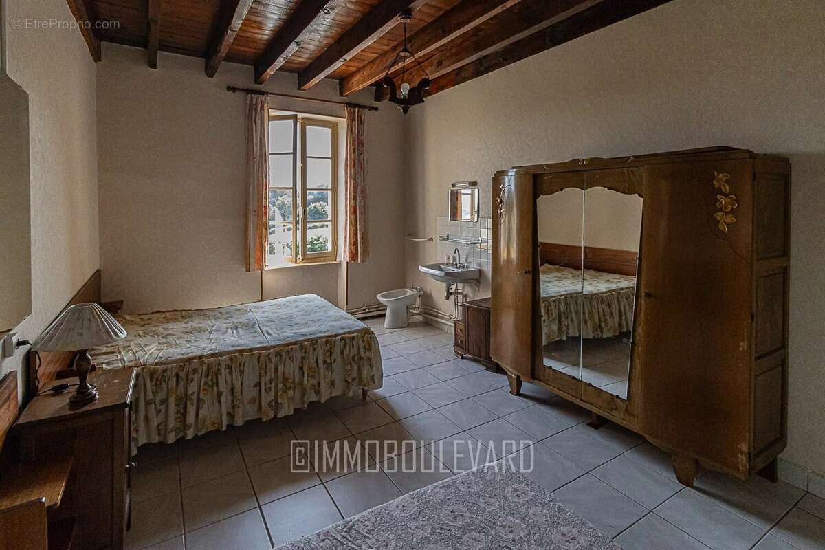 Maison à AUZANCES