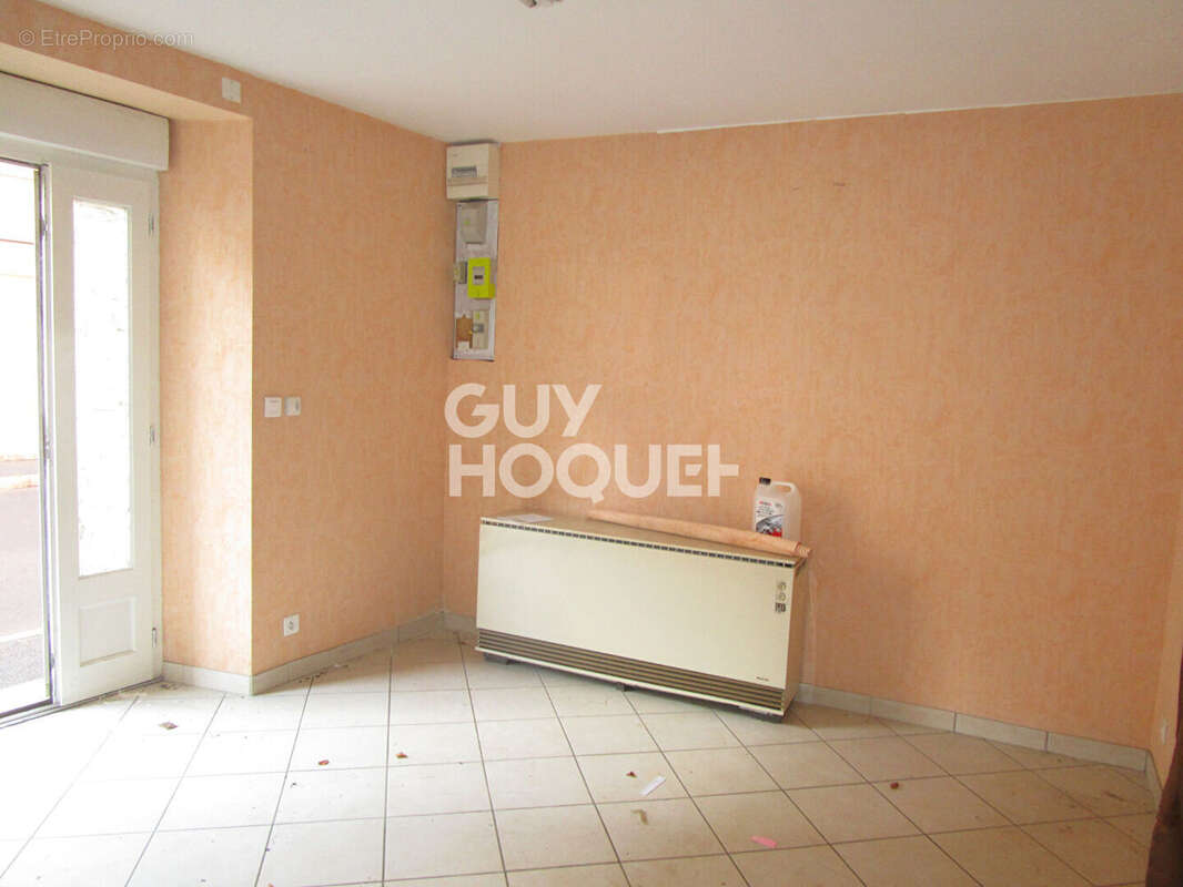 Maison à SIAUGUES-SAINTE-MARIE