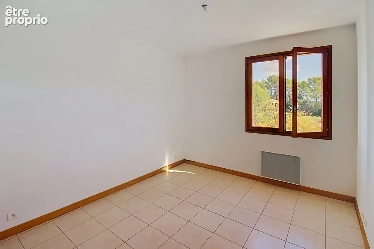 En exclusivité Villa à Lorgues T7 : 4/5 chambres / 161m2 au sol / piscine/ 4003m2  clos ! - photo 8