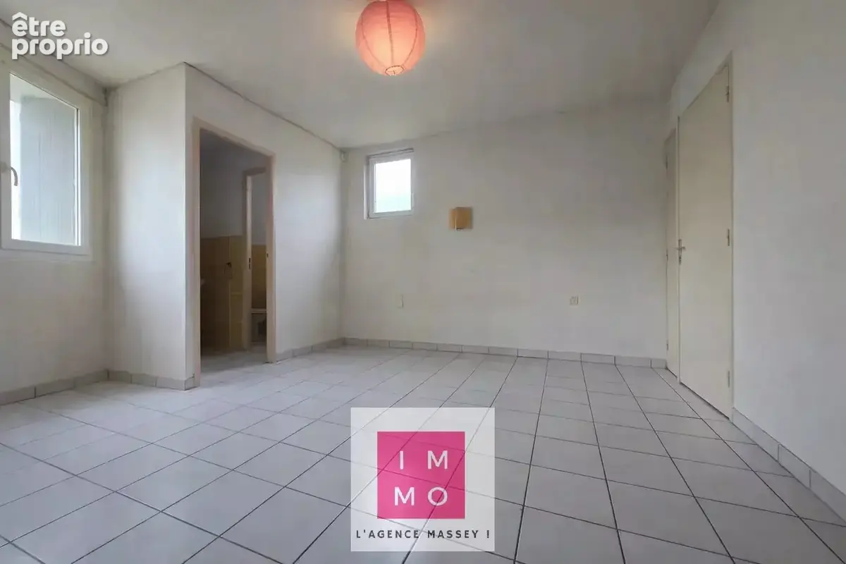 Maison  t3 plain pied 92m² + atelier/depot 222m² + dépendances 140m² - photo 5