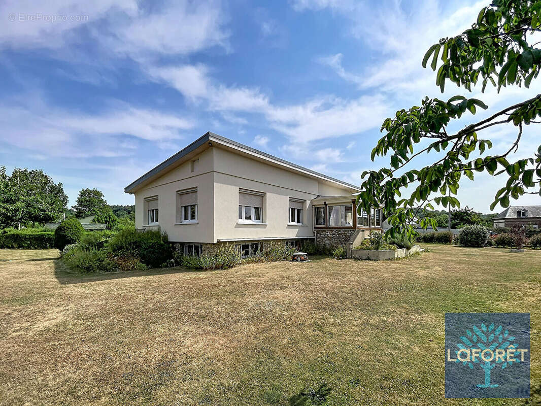 Maison Beaumont Le Roger 4 pièce(s) 111 m2 - photo 3