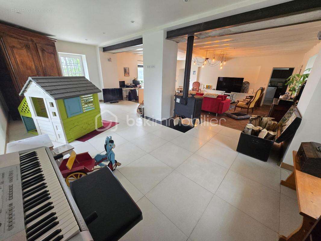 Magnifique Longère de 245m² à Saint Martin des Champs - photo 5