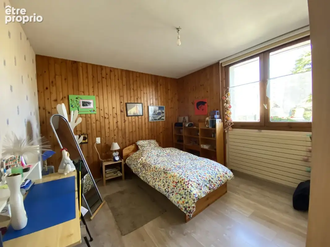 Maison familiale avec piscine couverte, chalet et cabane dans les arbres - photo 17