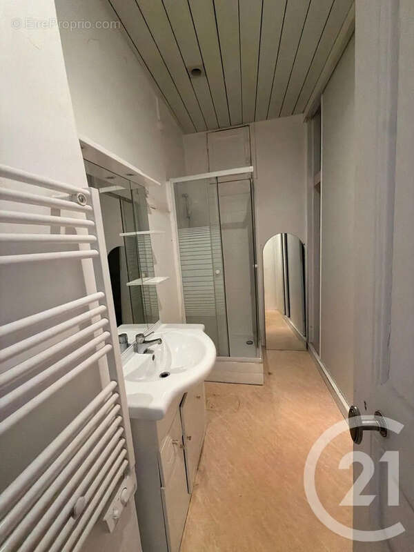 Appartement à MARSEILLE-4E