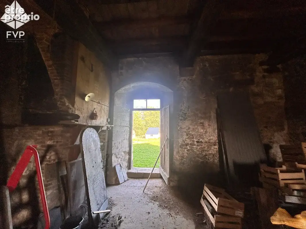 Maison Forte des XIe au XVIe siècles   Monument Historique à réinventer sur 7 600 m2 - photo 3