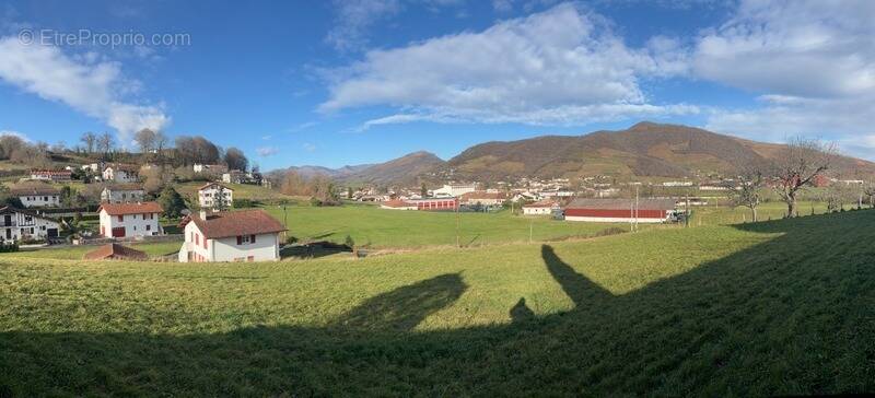 Terrain à SAINT-JEAN-PIED-DE-PORT
